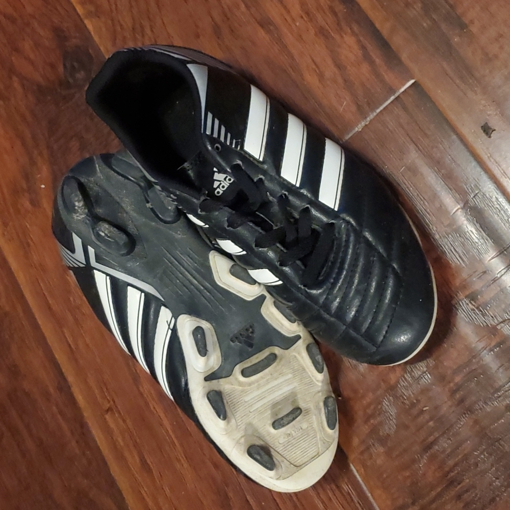 Shoes - Picture 3 of 4
